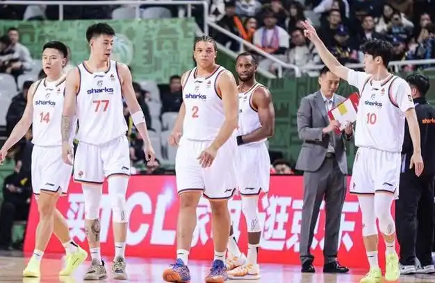 九游娱乐-最低门票炒到3000，上海多打1个主场，客队广厦能分多少门票钱？|上海男篮|广厦男篮|浙江广厦|CBA|纽约尼克斯队_新浪体育_新浪新闻